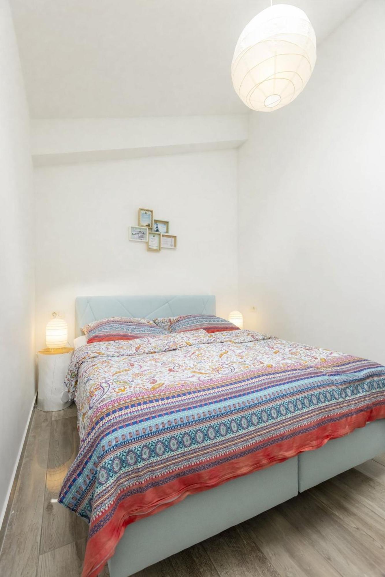 לאבין Red House Trget With Swimming Pool, Sauna And Jacuzzi מראה חיצוני תמונה